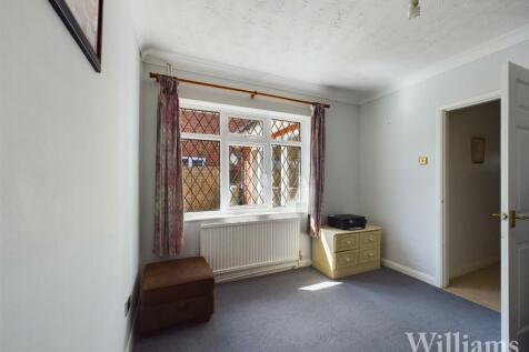 CAM02962G0-PR0201-STILL012.jpg