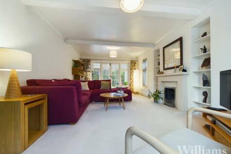 CAM02962G0-PR0206-STILL015.jpg