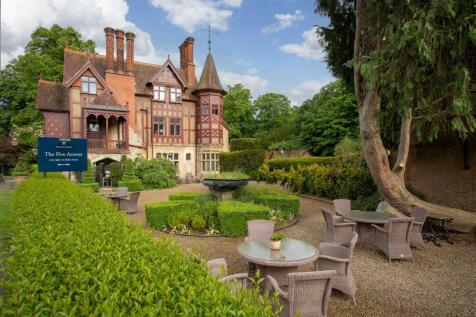 Waddesdon Restaraunts.jpg
