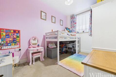 CAM04950G0-PR0039-STILL014.jpg