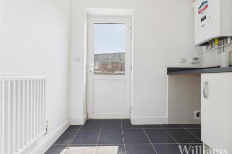 CAM02861G0-PR0388-STILL006.jpg