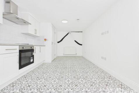CAM02861G0-PR0398-STILL002.jpg