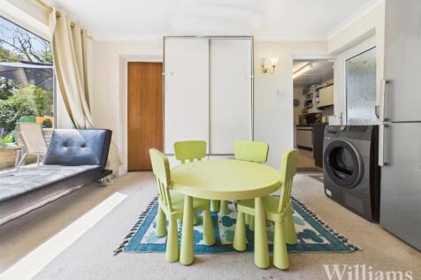 CAM04950G0-PR0089-STILL012-Edit.jpg