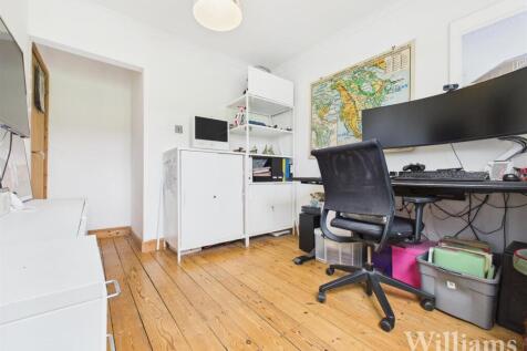 CAM02861G0-PR0433-STILL015.jpg