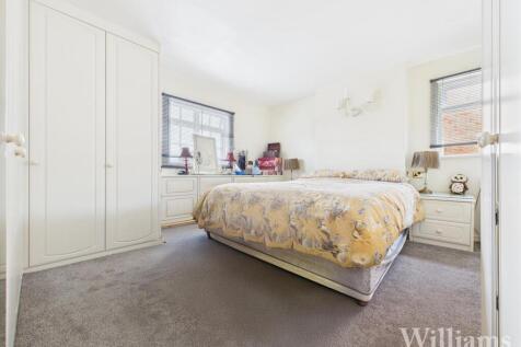 CAM02861G0-PR0436-STILL012.jpg