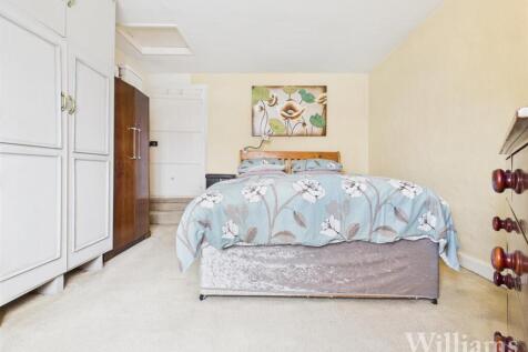 CAM02861G0-PR0436-STILL014.jpg