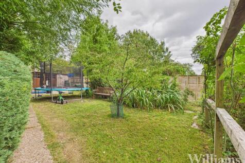 CAM02861G0-PR0450-STILL023.jpg