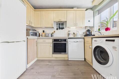 CAM02861G0-PR0454-STILL014.jpg