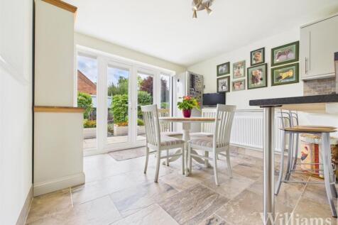 Kitchen / Breakfast Room