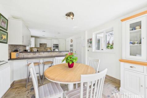 Kitchen / Breakfast Room