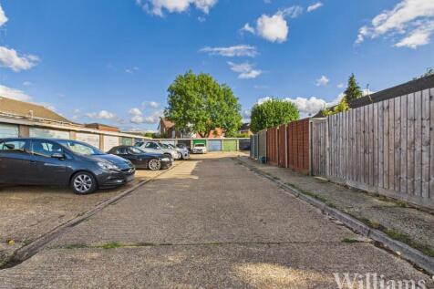 CAM02861G0-PR0476-STILL038.jpg
