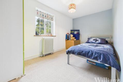 CAM04950G0-PR0127-STILL020.jpg