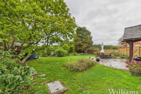 CAM04950G0-PR0127-STILL038.jpg
