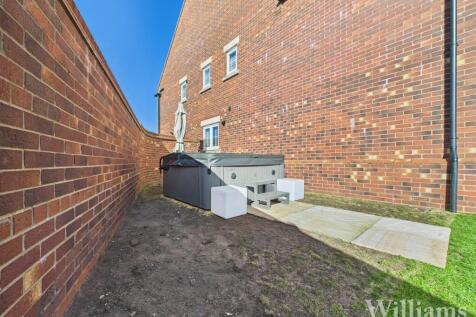 CAM04950G0-PR0133-STILL025.jpg