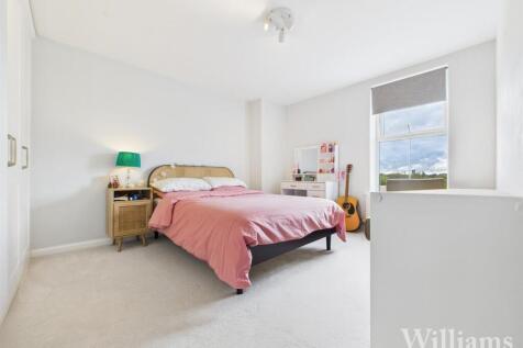 CAM02861G0-PR0528-STILL001 - Copy - Copy.jpg