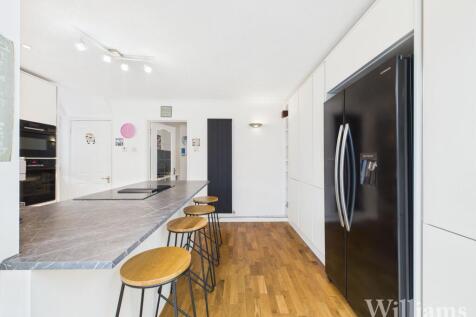 Kitchen/ Breakfast Room