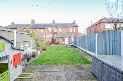 Rear Patio &amp; Garden