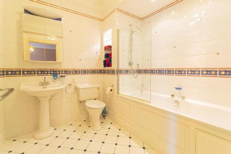 En-Suite to Bedroom