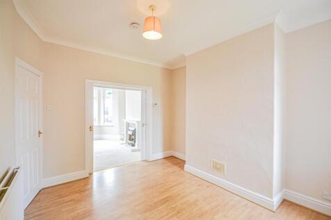 Dining Room to Lounge