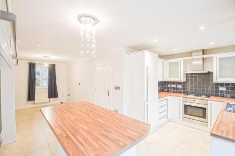 Kitchen &amp; Dining Room