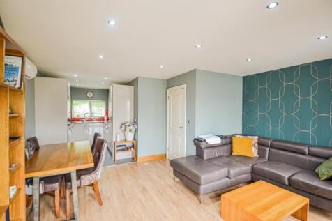 Lounge, Dining Area &amp; Kitchen