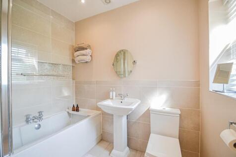 En-Suite Bathroom
