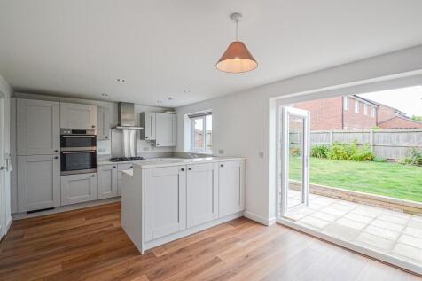 Kitchen &amp; Dining Area