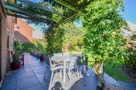 Al-Fresco Dining