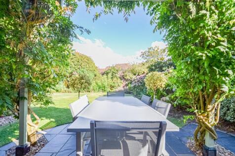 Al-Fresco Dining