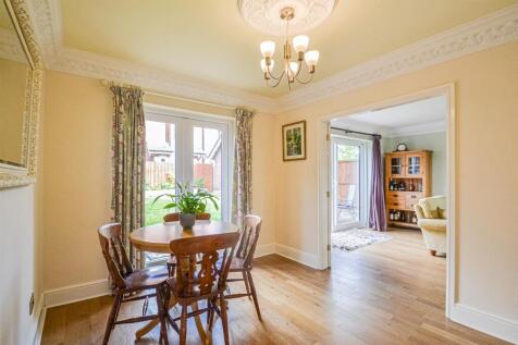 Dining Room to Lounge