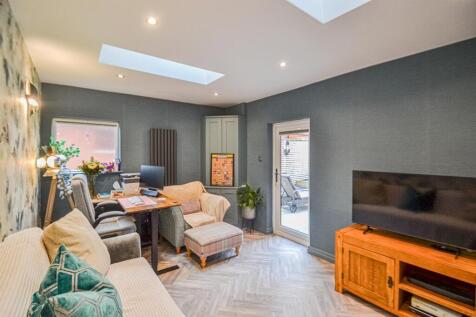 Family Room &amp; Study