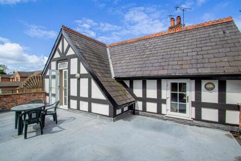 First Floor Balcony 7