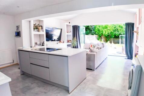 Dining Kitchen &amp; Family Room
