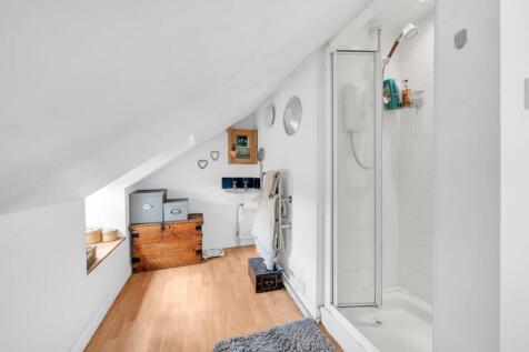 EN-SUITE FACILITES