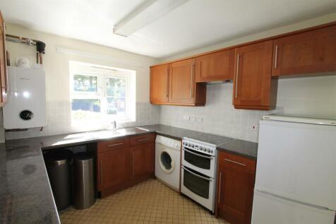 FITTED KITCHEN