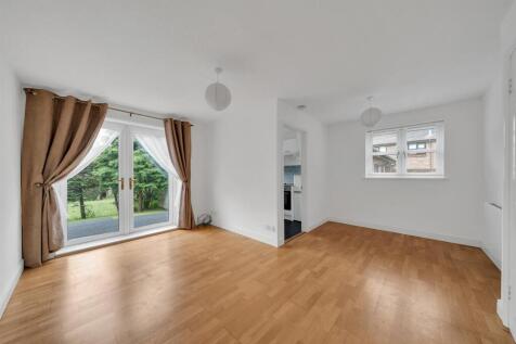 &#39;L&#39; SHAPED LIVING ROOM