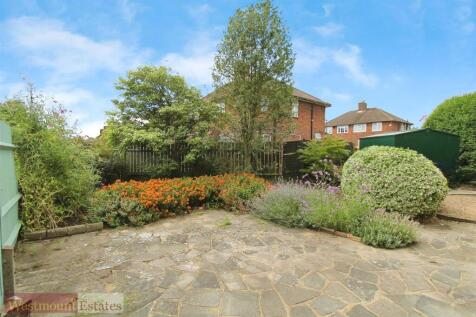 PRIVATE REAR GARDEN