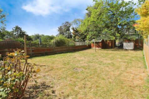 PRIVATE REAR GARDEN