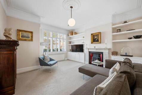 FRONT RECEPTION ROOM