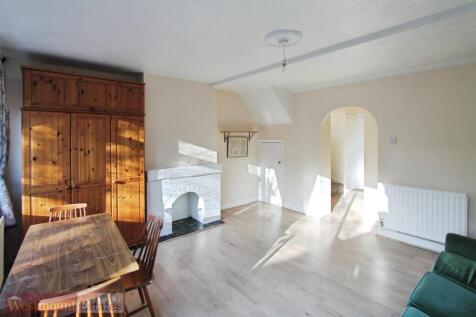 LIVING ROOM/DINING ROOM