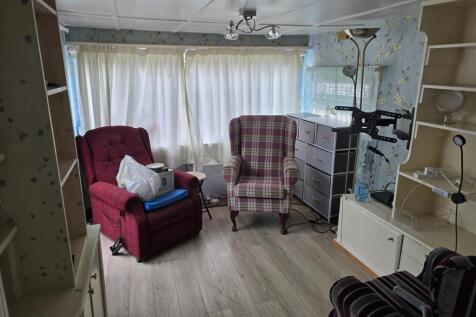 lounge 1.jpg