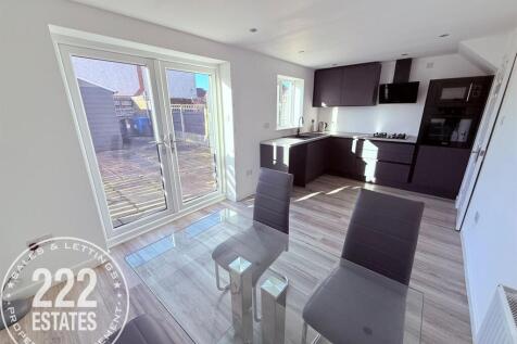 PHOTO-2025-11-25-12-19-49 (11).jpg