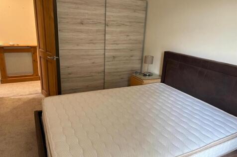 Flat bedroom2.jpg
