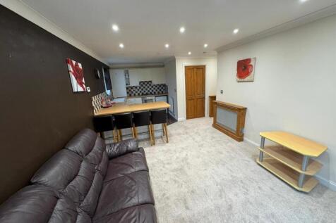 Flat lounge - kitchen.jpg