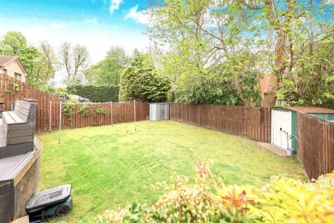 REAR GARDEN MAN REMOVED.jpg