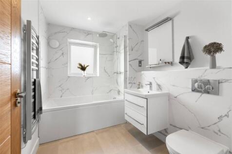 2 Bathrooms