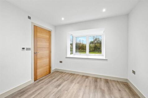 2 Reception Rooms