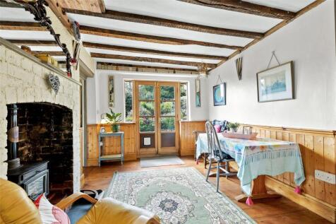 2 Reception Rooms