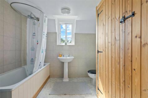 2 Bathrooms