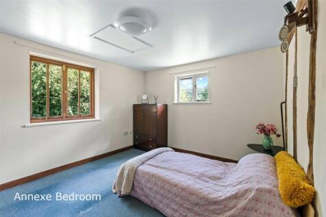 4 Bedrooms